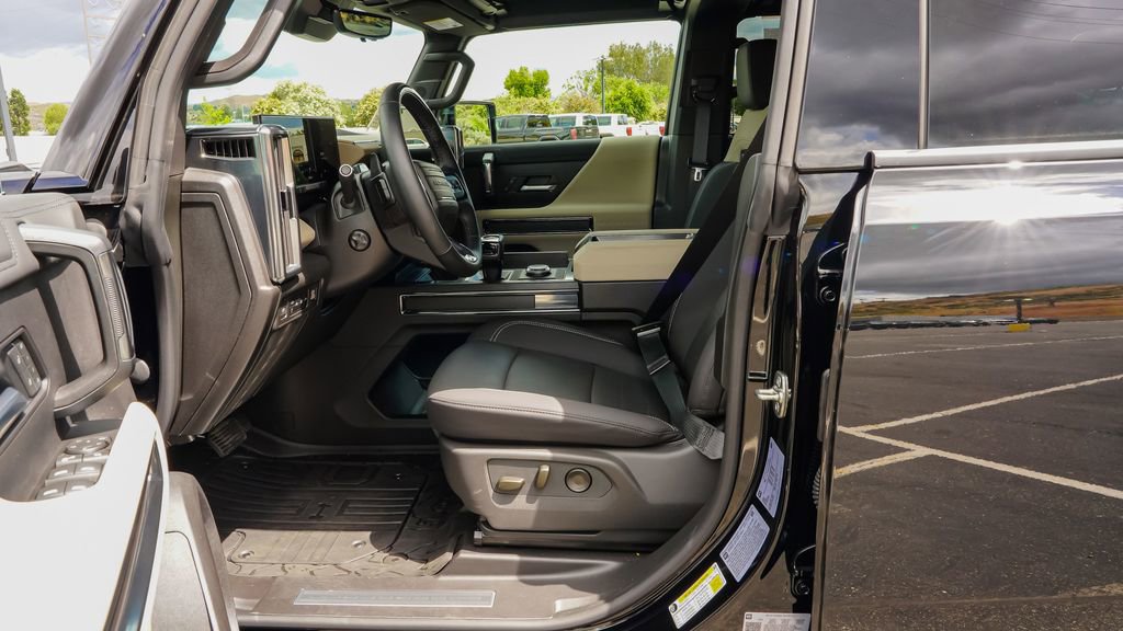 Used 2026 GMC Hummer EV SUV w/ LPO, Dark Essentials Package AWD/4WD image 15