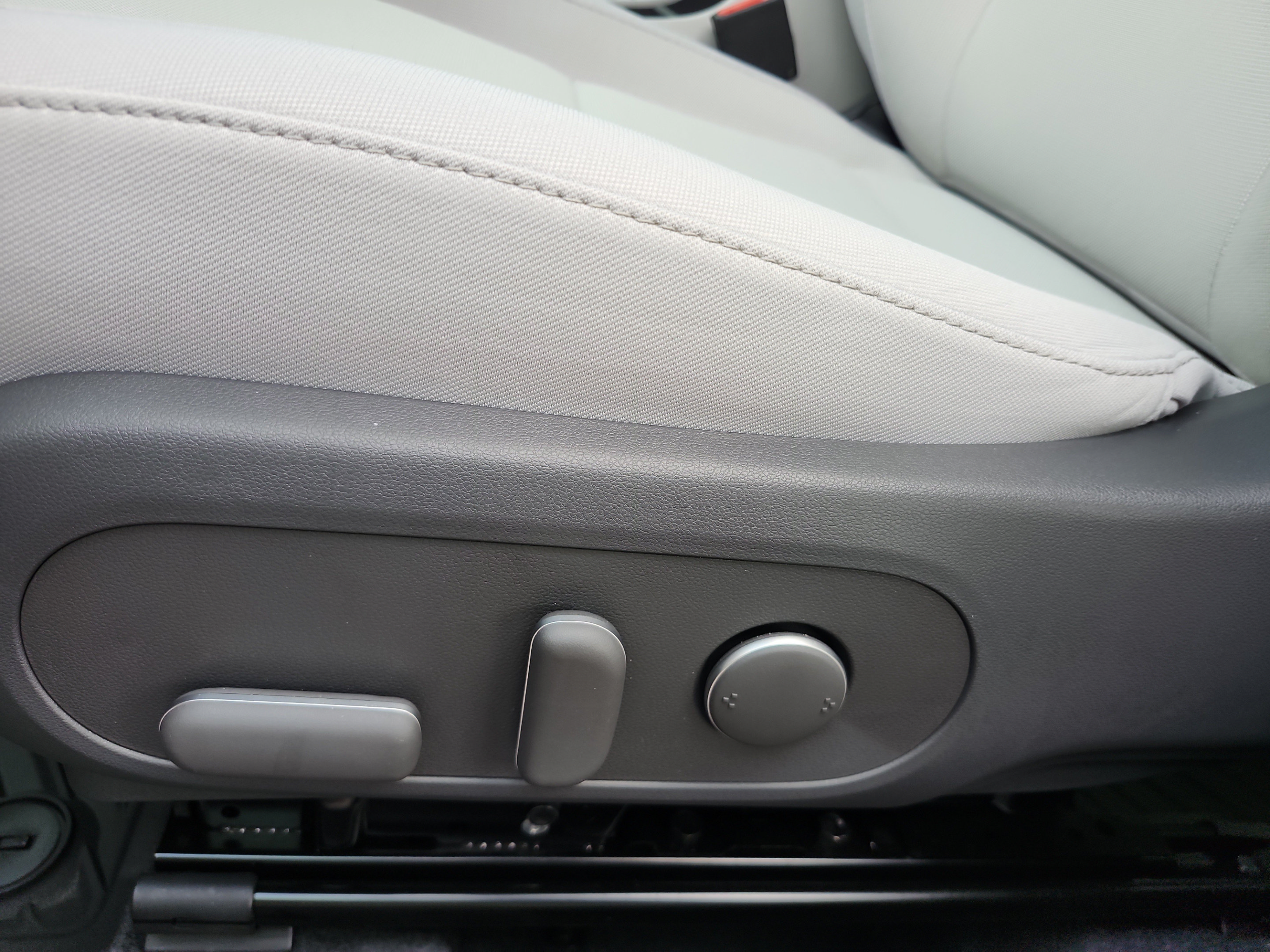 Certified 2024 Hyundai Kona SEL w/ Convenience Package FWD image 15