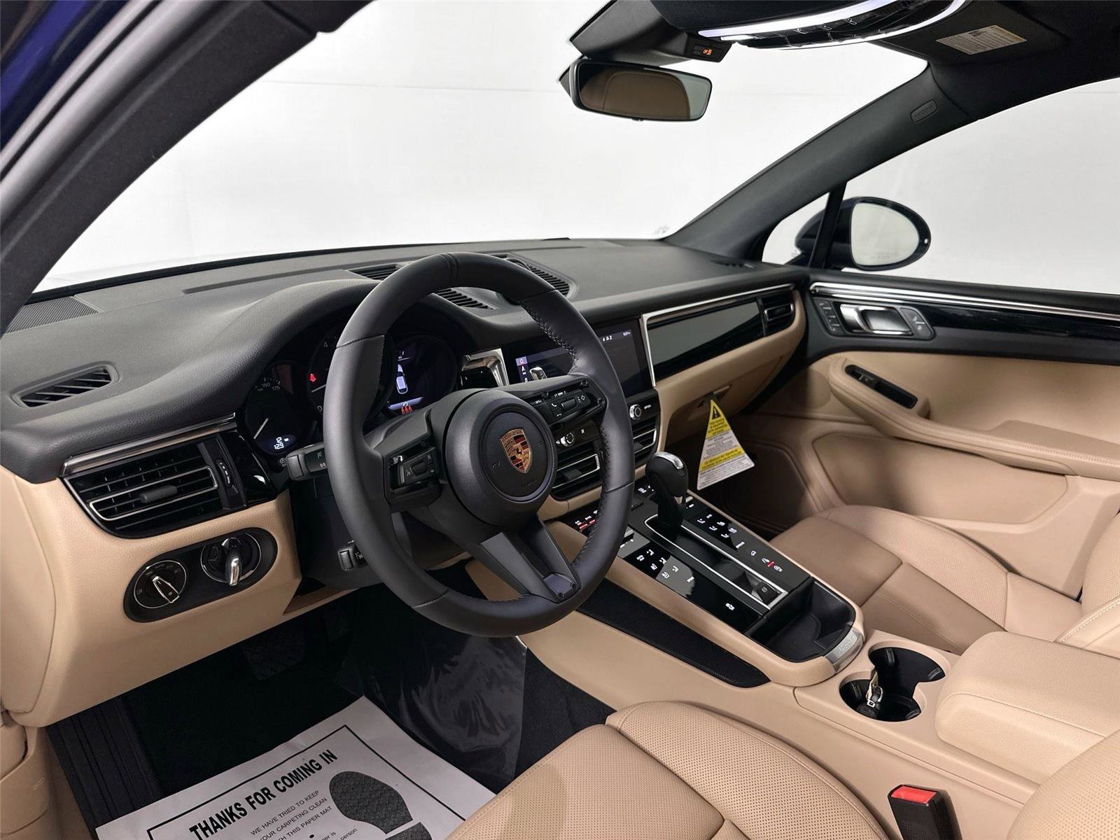 Certified 2026 Porsche Macan Turbo AWD/4WD image 4
