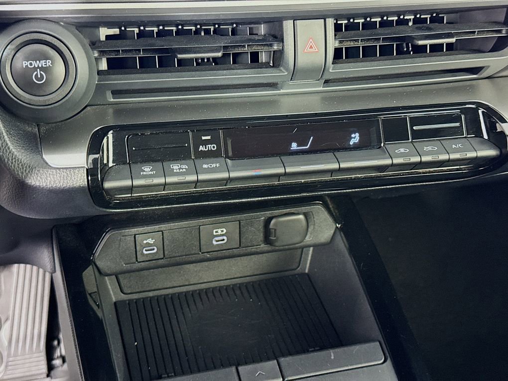 Used 2024 Toyota Prius LE image 20