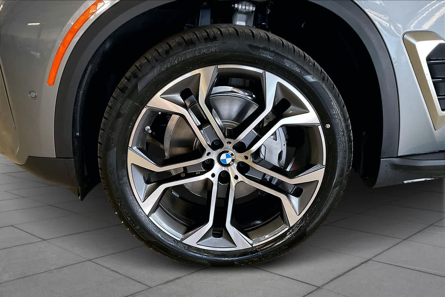 Used 2026 BMW X5 sDrive40i w/ Climate Comfort Package RWD image 11
