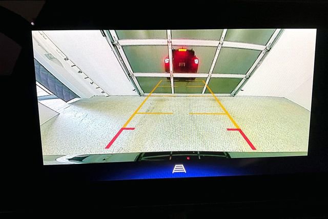 Used 2025 Chevrolet Trax RS image 14