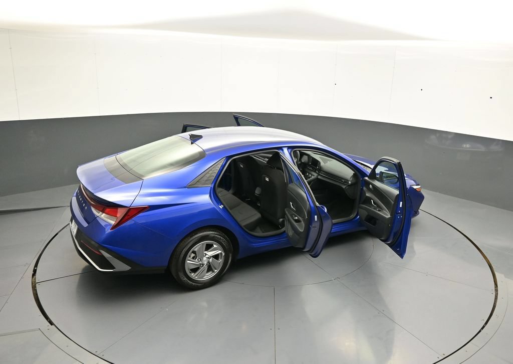 Certified 2025 Hyundai Elantra SE FWD image 44