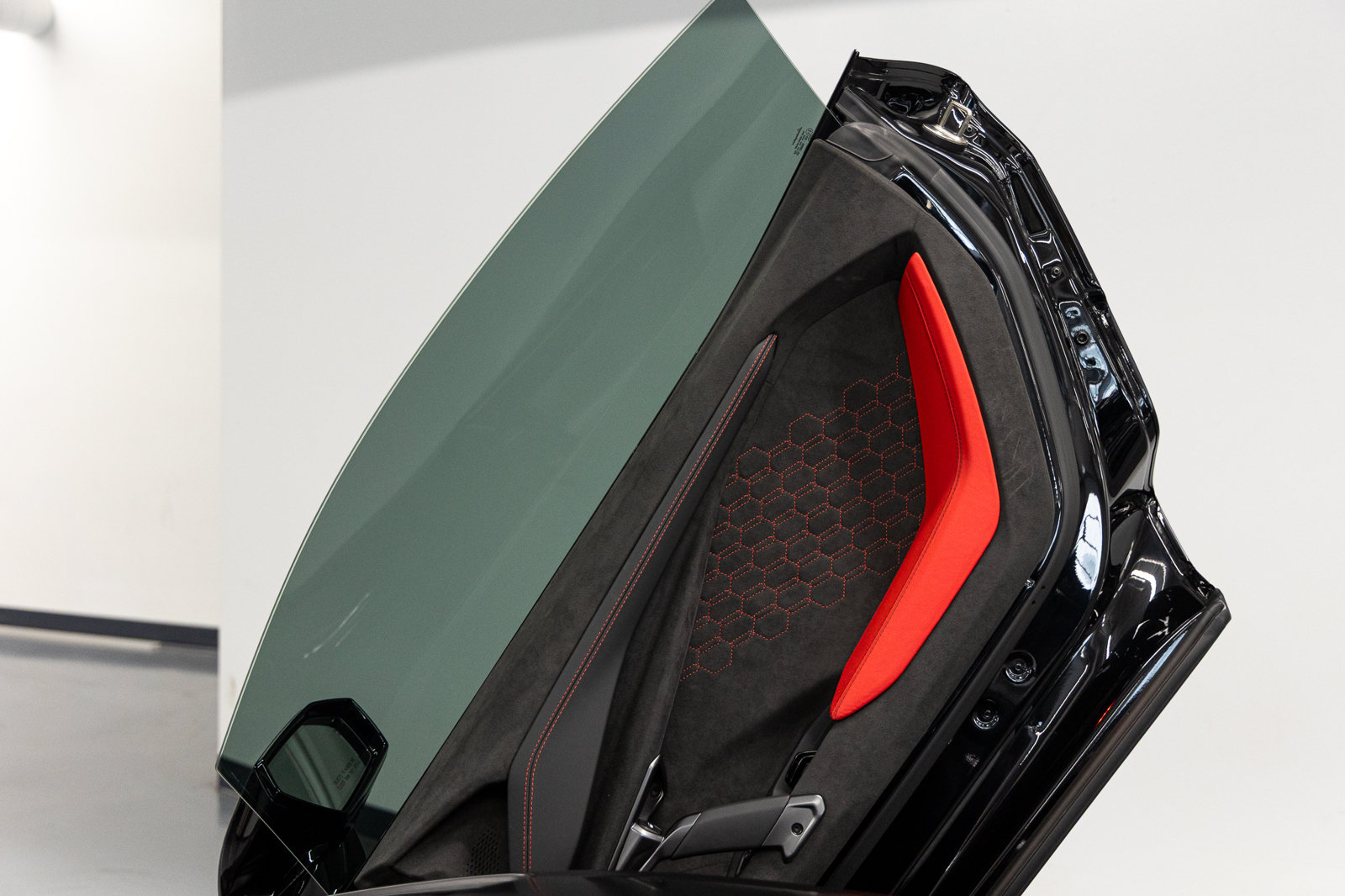 Used 2024 Lamborghini Revuelto AWD/4WD image 33