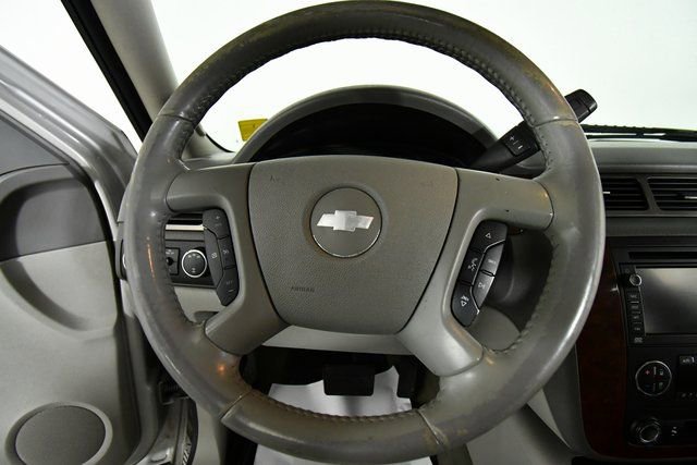 Used 2009 Chevrolet Silverado 3500 LTZ w/ LTZ Plus Package AWD/4WD image 2