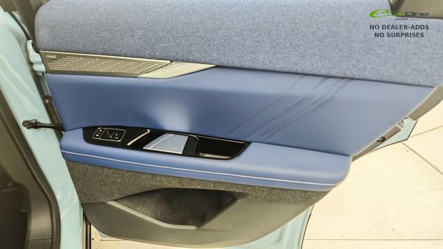 Used 2025 Cadillac Optiq Sport 2 image 29