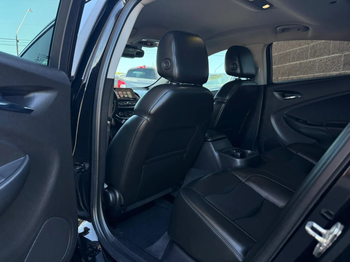 Used 2018 Chevrolet Volt Premier w/ Driver Confidence Package FWD image 42