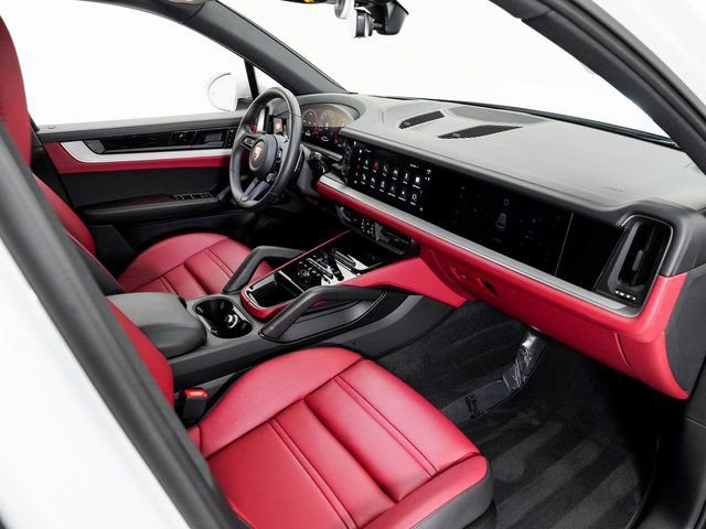 Certified 2025 Porsche Cayenne image 23