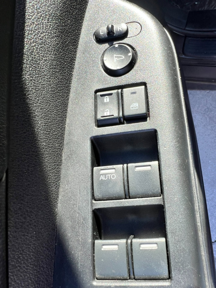 Used 2015 Honda CR-V LX image 14