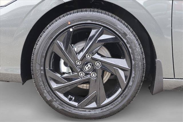 New 2026 Hyundai Elantra SEL Sport Premium FWD image 9