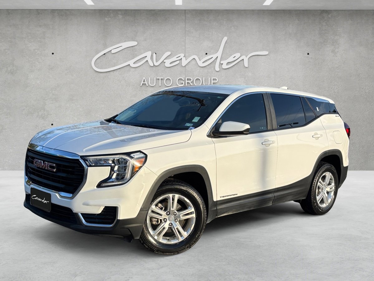 Used 2022 GMC Terrain SLE image 1