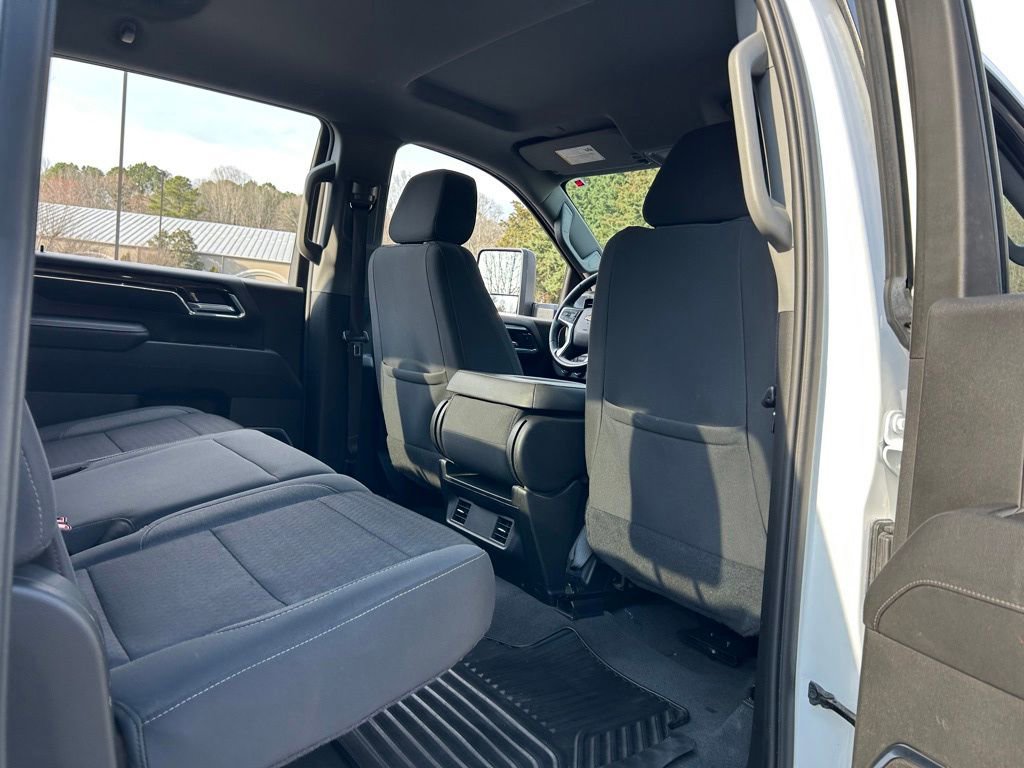 Used 2024 Chevrolet Silverado 3500 LT image 46