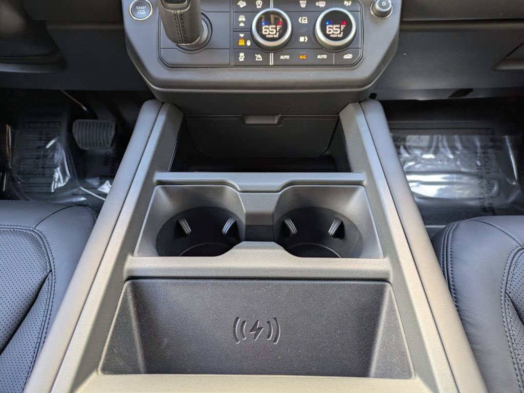 New 2026 Land Rover Defender 110 X-Dynamic SE image 21