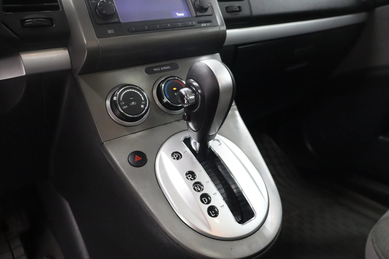 Used 2012 Nissan Sentra 2.0 SR w/ Special Edition Pkg FWD image 25