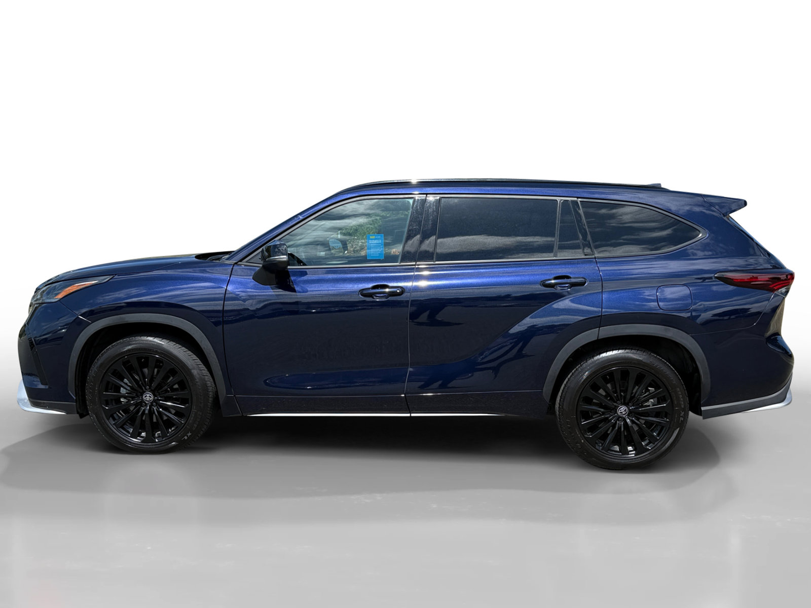 Used 2025 Toyota Highlander XSE AWD/4WD image 2