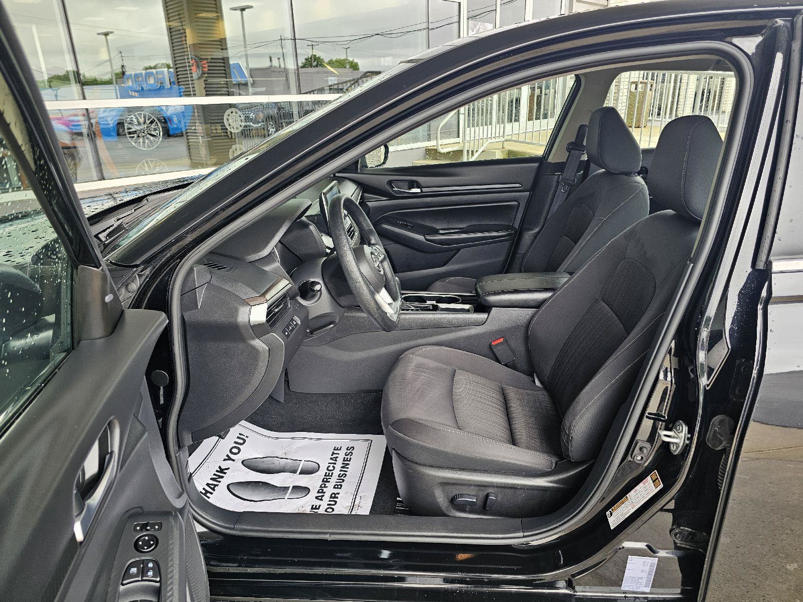 Used 2024 Nissan Altima 2.5 SV FWD image 19