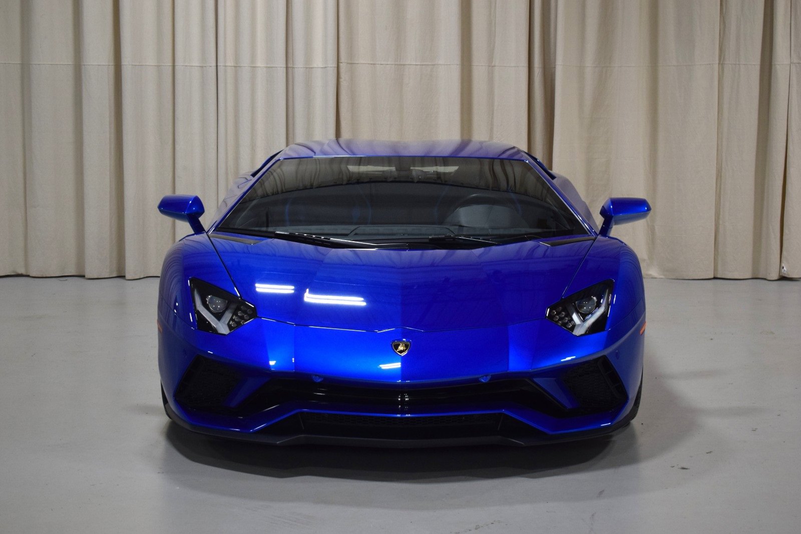 Used 2019 Lamborghini Aventador S image 8