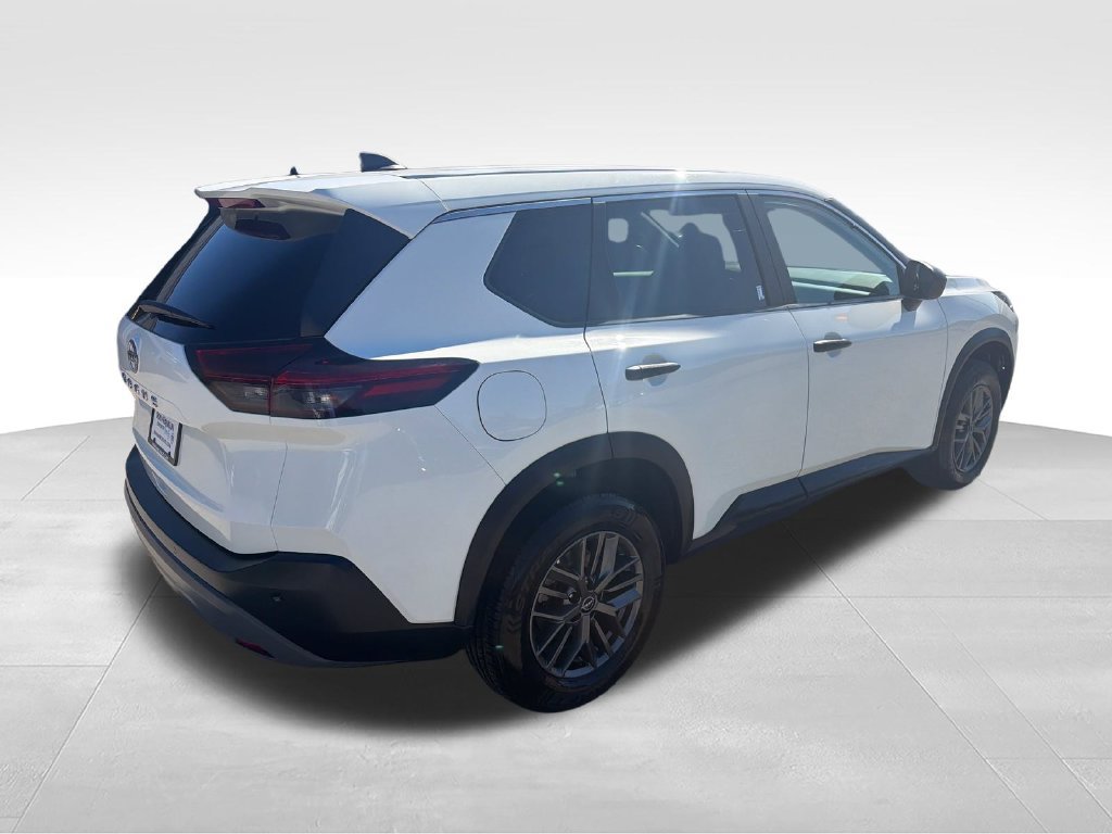 Used 2023 Nissan Rogue S FWD image 5
