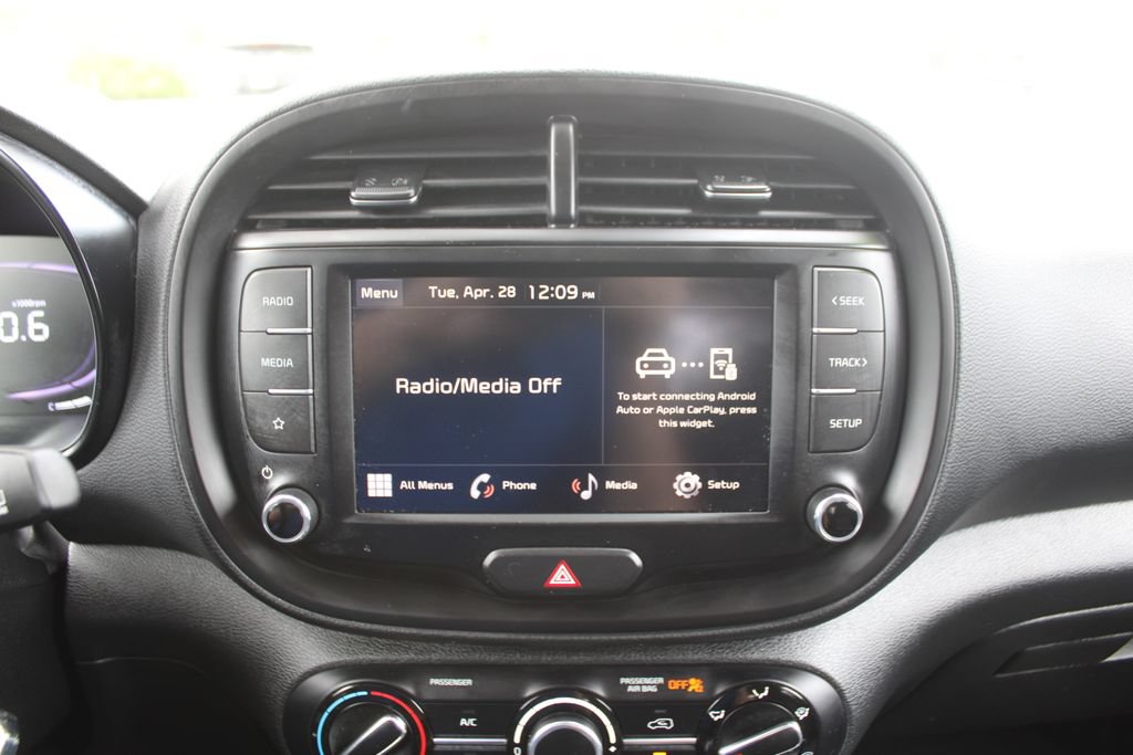 Certified 2025 Kia Soul LX FWD image 35