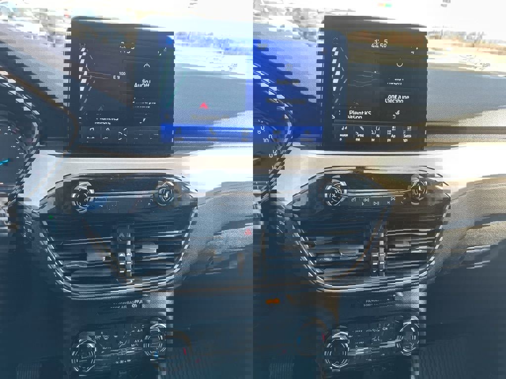 Used 2021 Ford Escape SE w/ SE Sport Appearance Package image 11