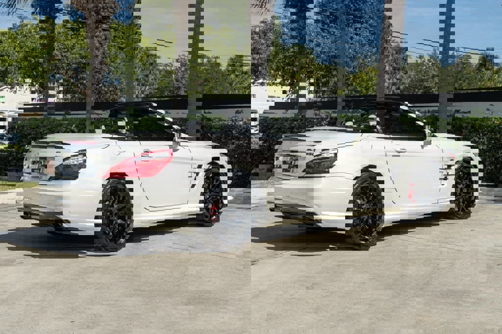 Used 2015 Mercedes-Benz SL 550 image 9