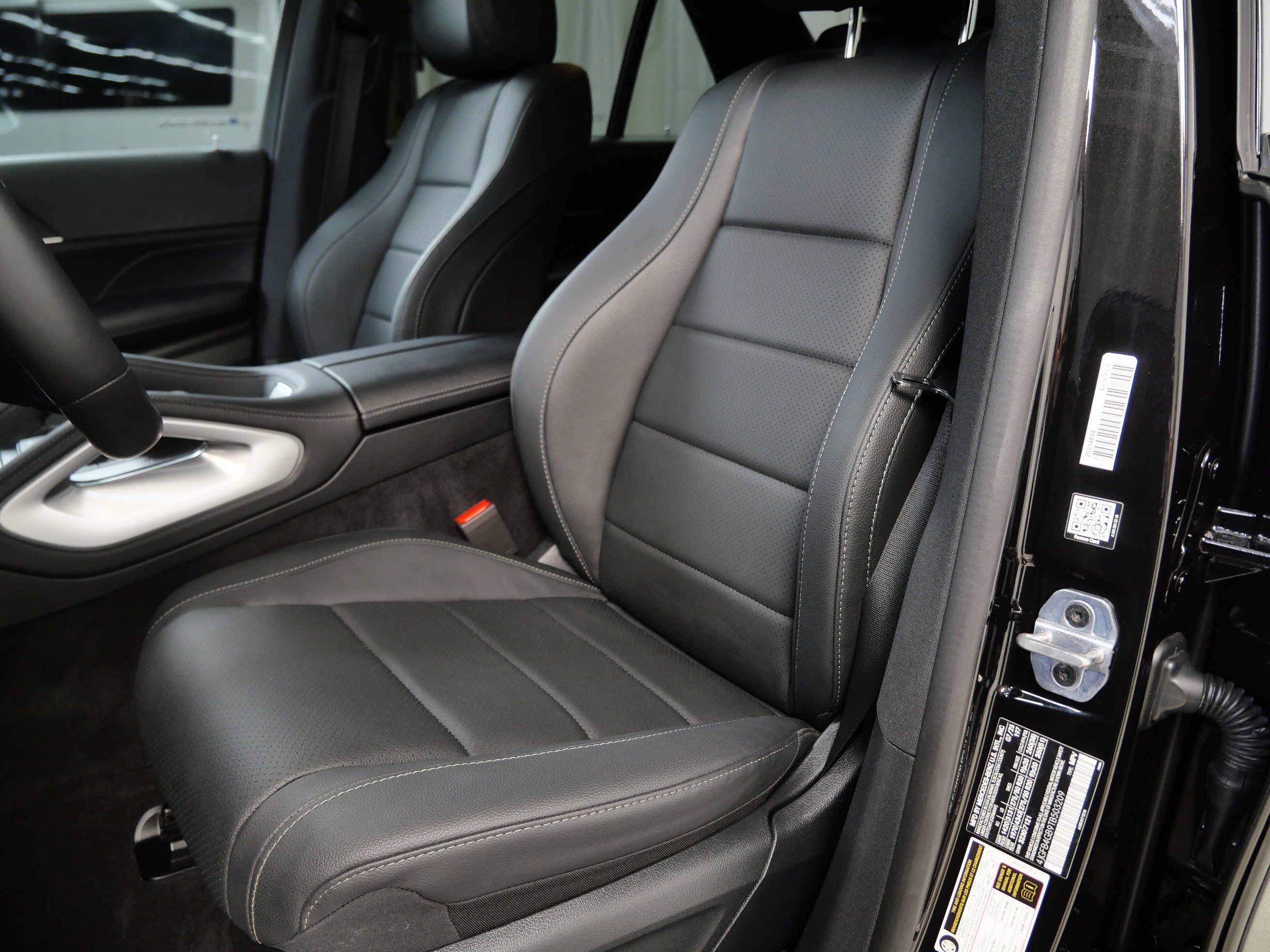 Certified 2026 Mercedes-Benz GLE 450e 4MATIC image 3