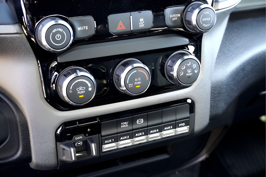 New 2026 RAM 3500 Tradesman AWD/4WD image 12
