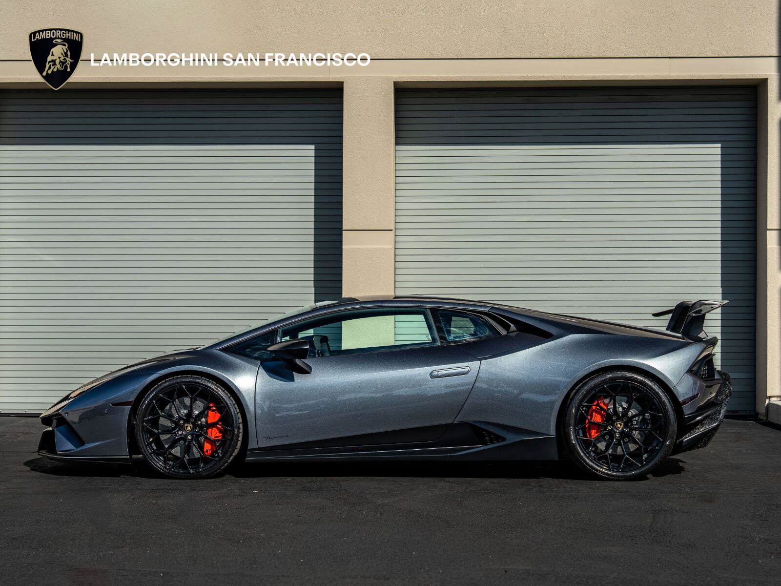 Used 2018 Lamborghini Huracan Performante AWD/4WD image 11