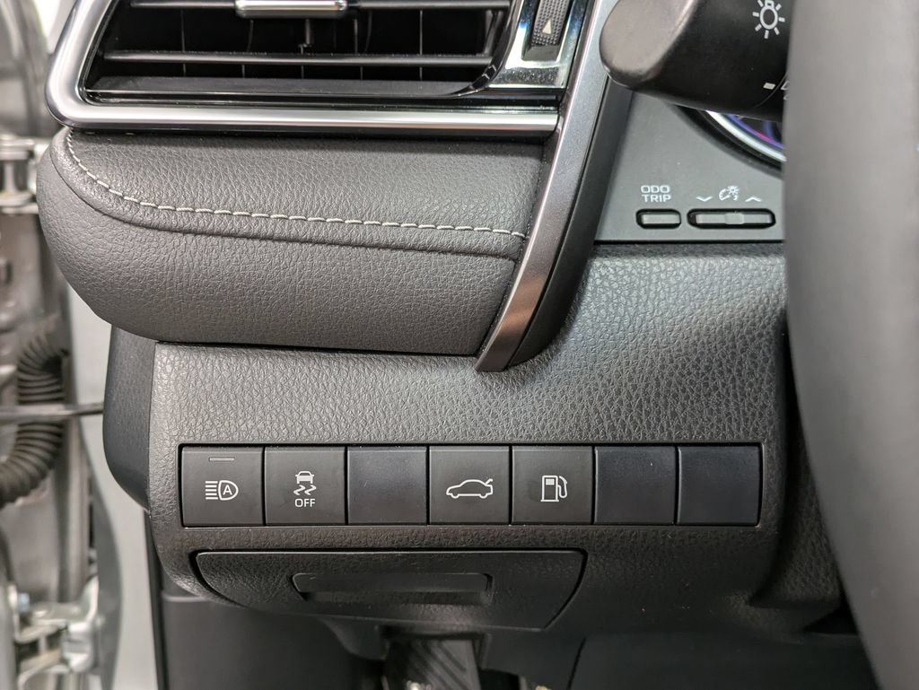 Used 2018 Toyota Camry SE FWD image 22