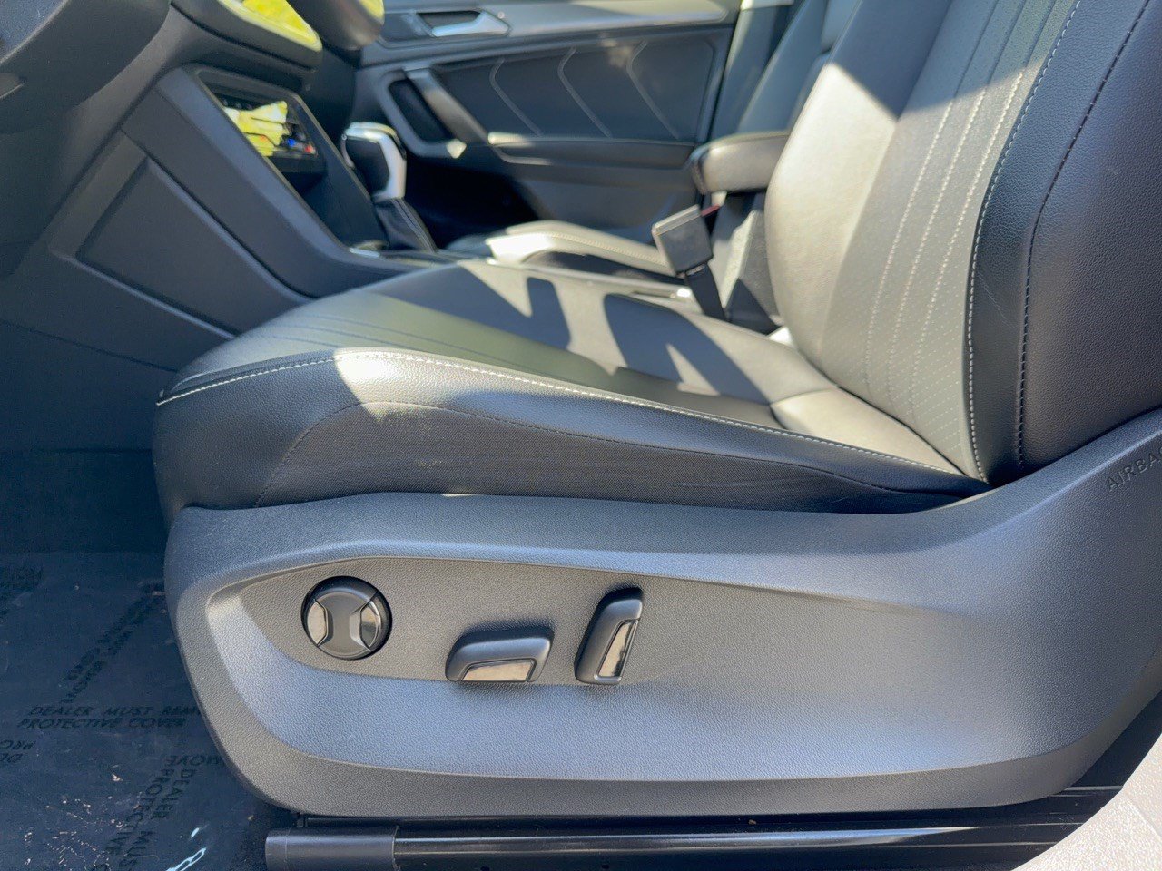 Used 2023 Volkswagen Tiguan SE FWD image 16