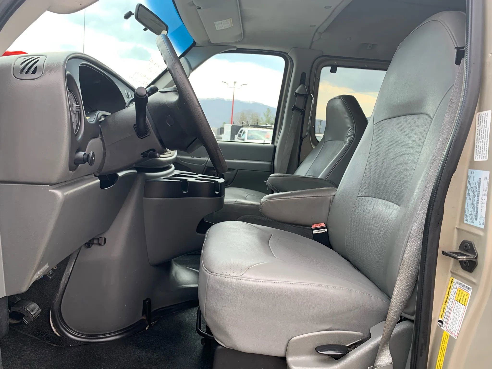 Used 2007 Ford E-350 and Econoline 350 XL image 10