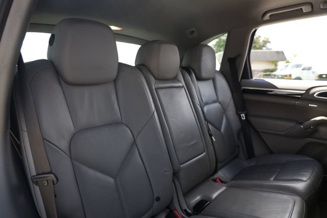 Used 2014 Porsche Cayenne Diesel AWD/4WD image 17