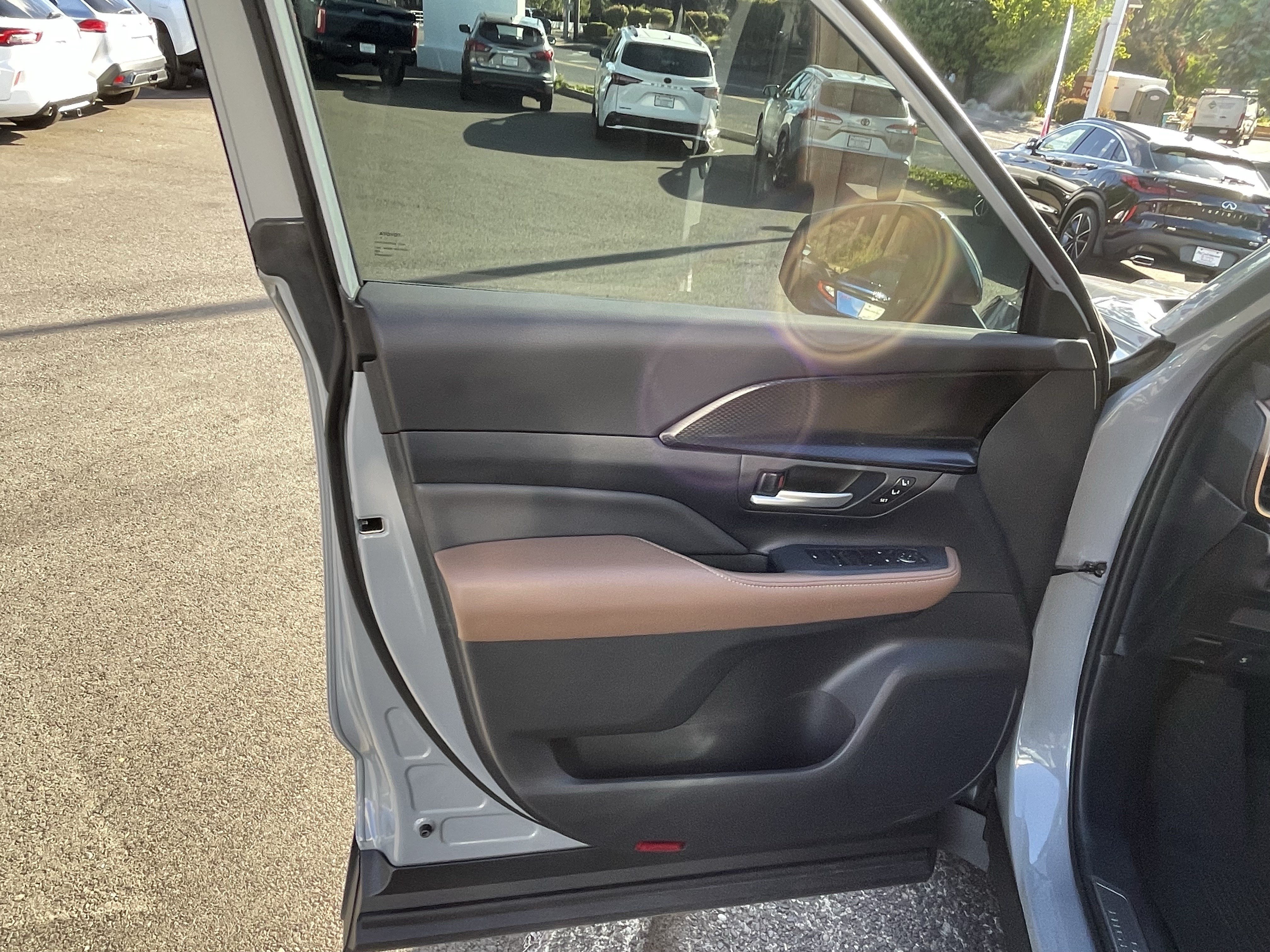 Certified 2025 Toyota Grand Highlander AWD Hybrid image 15