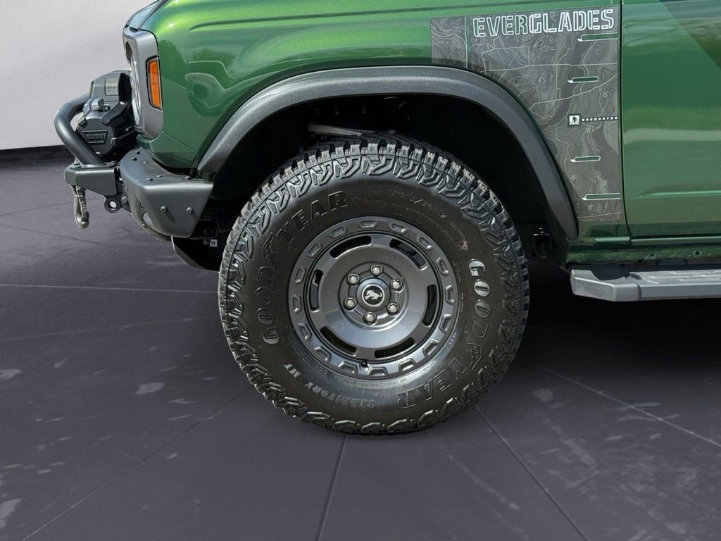 Used 2024 Ford Bronco Everglades image 9