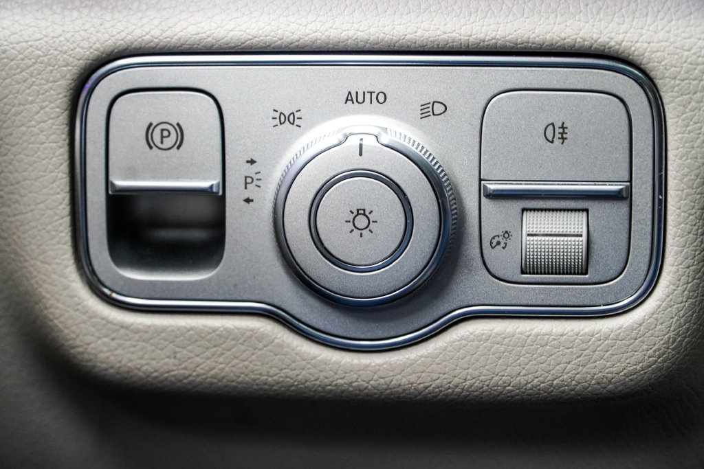 Used 2023 Mercedes-Benz GLS 450 4MATIC w/ AMG Line Exterior image 41