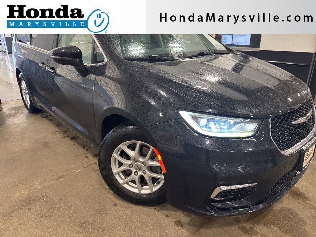 Used 2021 Chrysler Pacifica Touring-L FWD image 1
