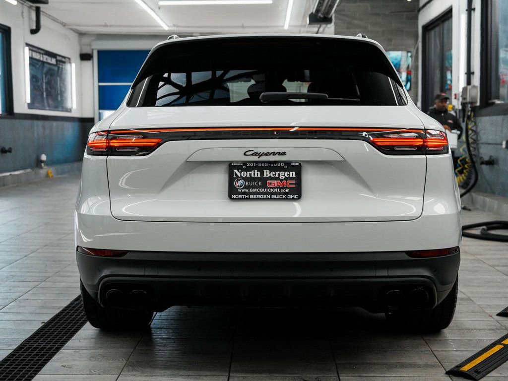 Used 2023 Porsche Cayenne image 7