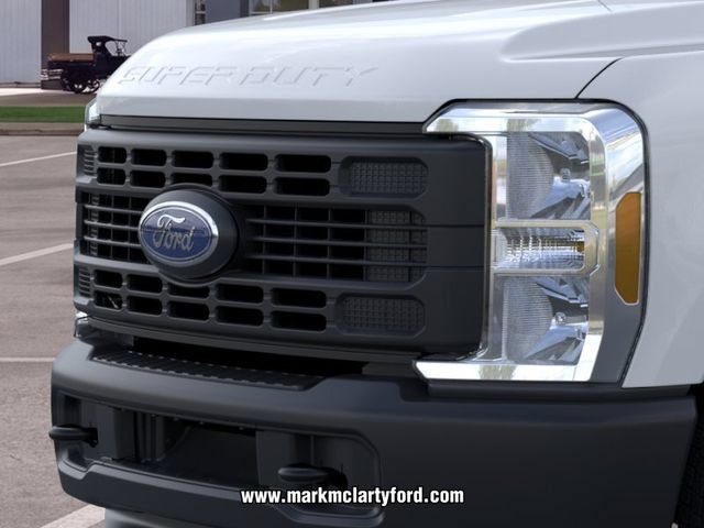 New 2026 Ford F250 XL w/ XL Driver Assist Package RWD image 17