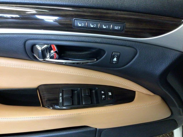 Used 2013 Lexus LS 460 w/ Comfort Pkg RWD image 24