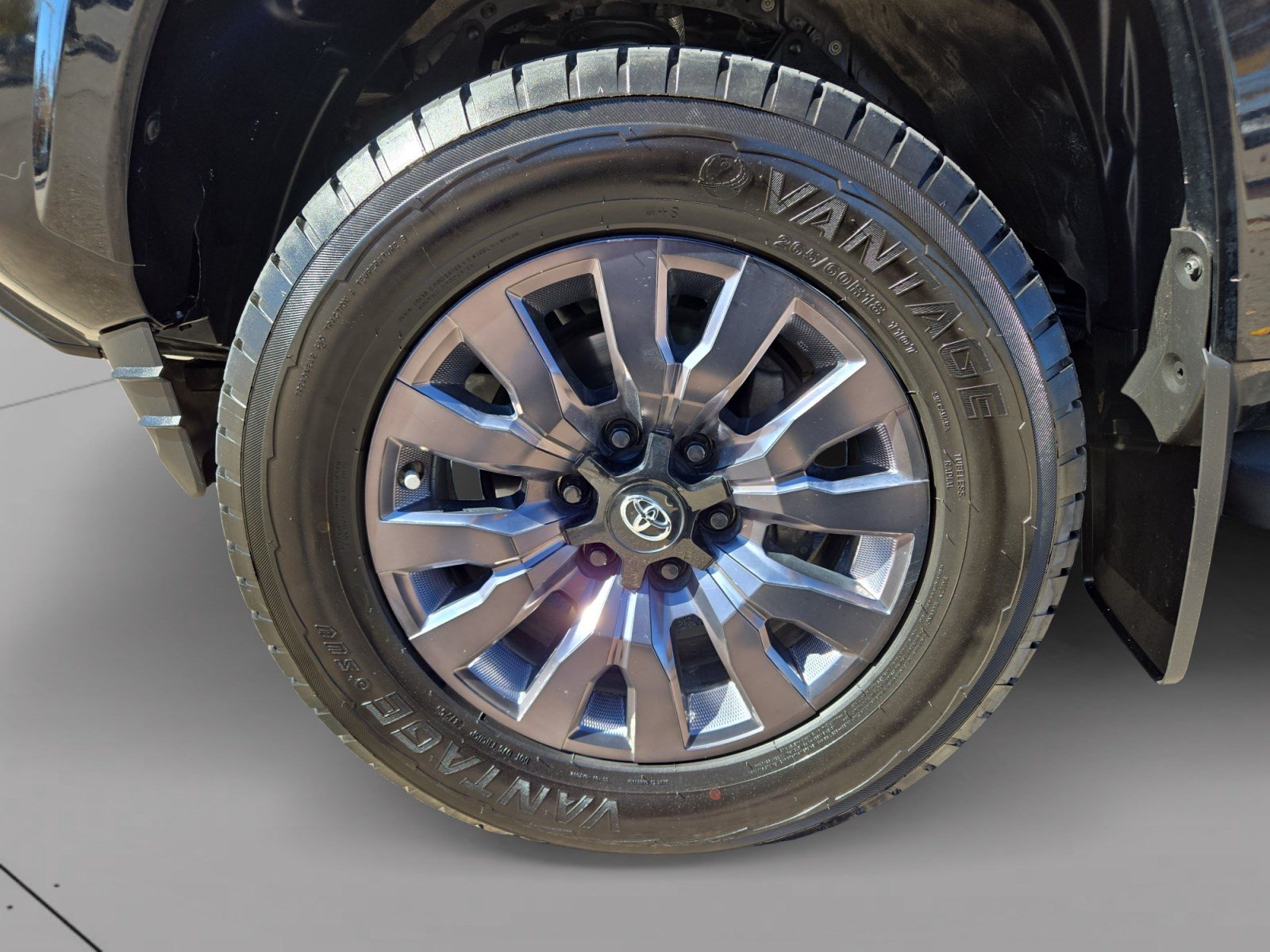 Used 2021 Toyota Tacoma Limited w/ Nightshade Package AWD/4WD image 9