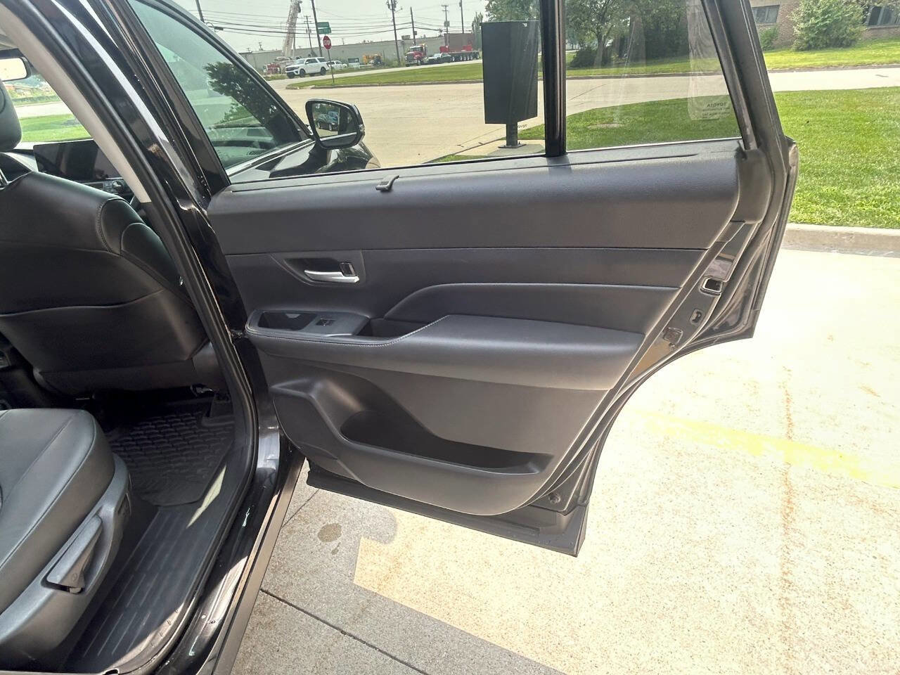 Used 2024 Toyota Grand Highlander AWD image 31