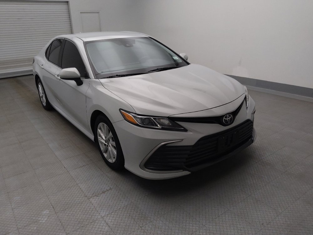 Used 2022 Toyota Camry LE image 13