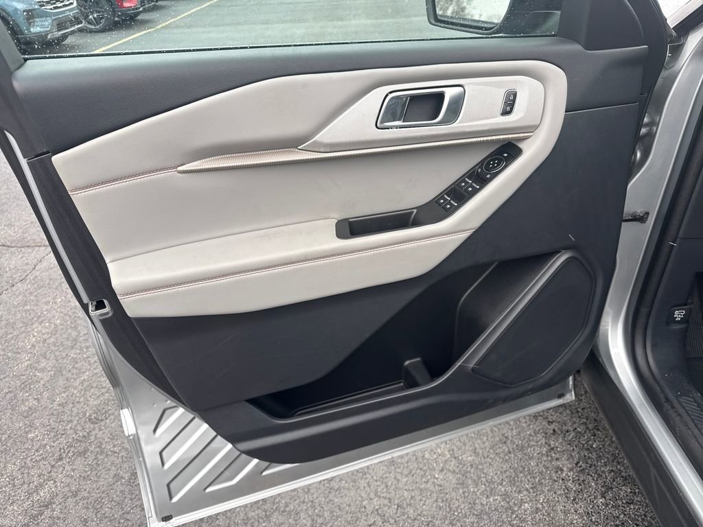 Used 2025 Ford Explorer Active w/ Active Comfort Package image 22