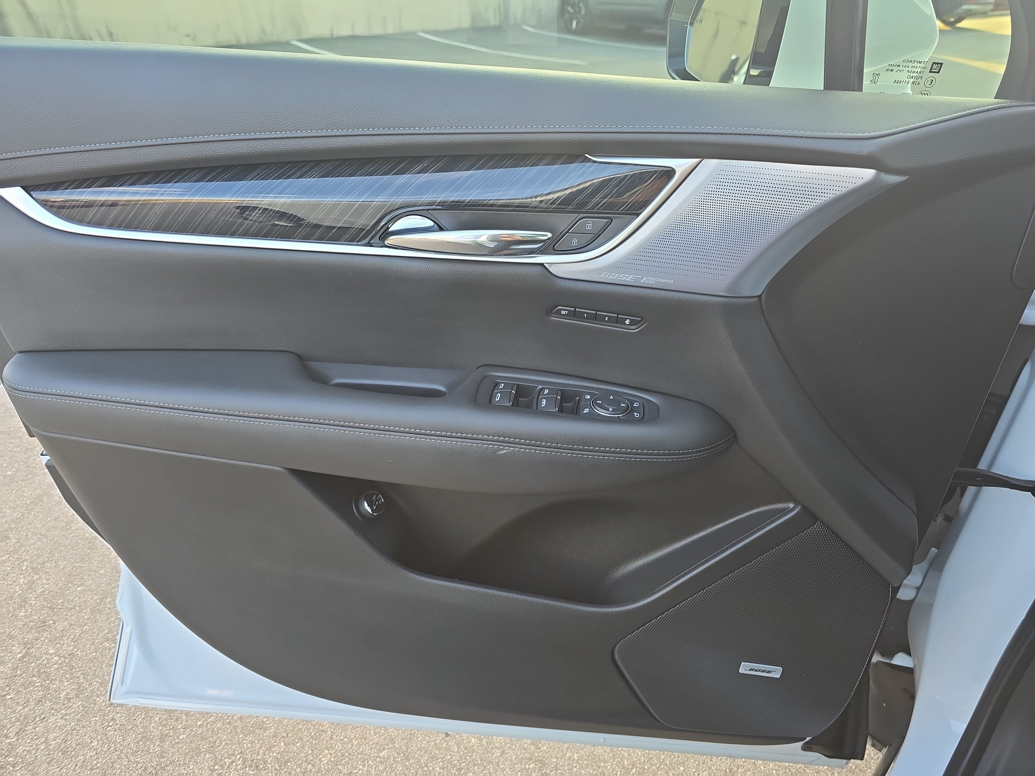 Used 2023 Cadillac XT6 Premium Luxury w/ Technology Package FWD image 27