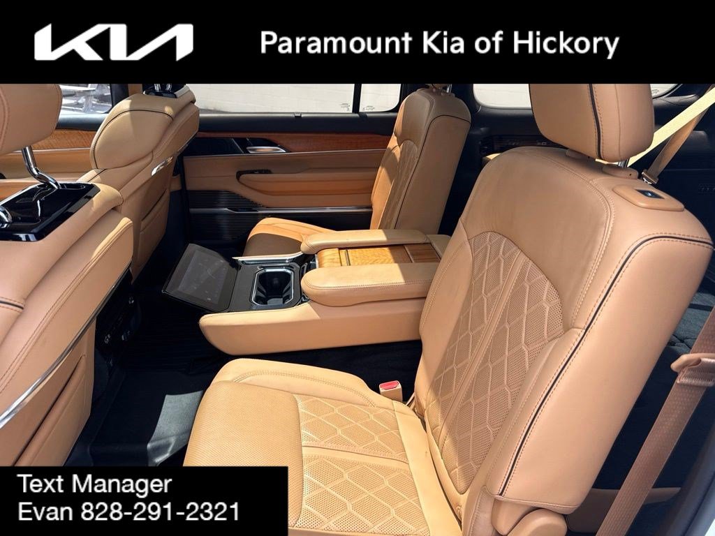 Used 2022 Jeep Grand Wagoneer Series III AWD/4WD image 18