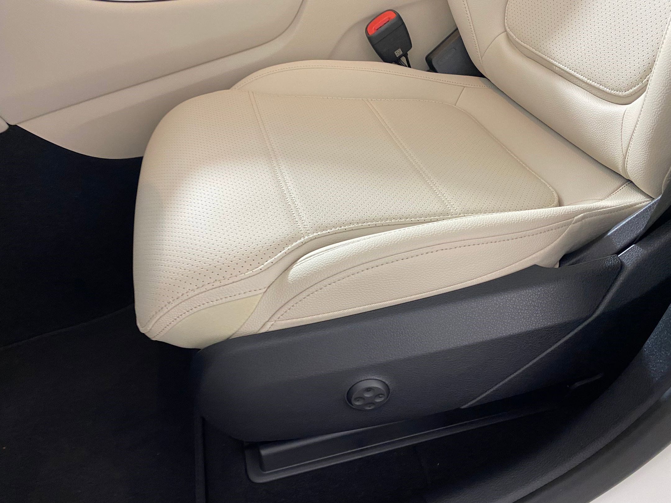 Used 2026 Mercedes-Benz GLC 300 4MATIC image 12