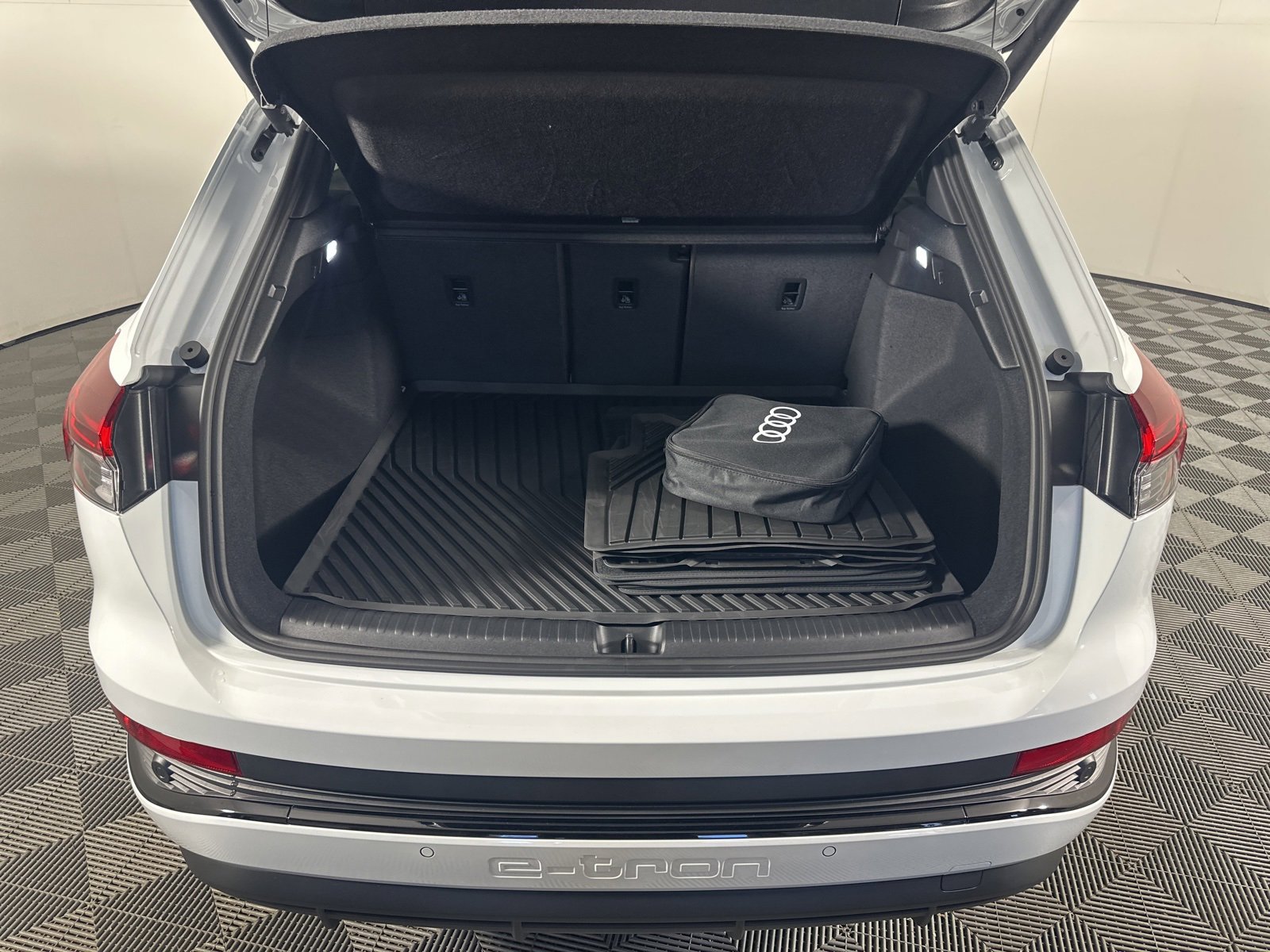 New 2026 Audi Q4 e-tron Premium Plus image 21