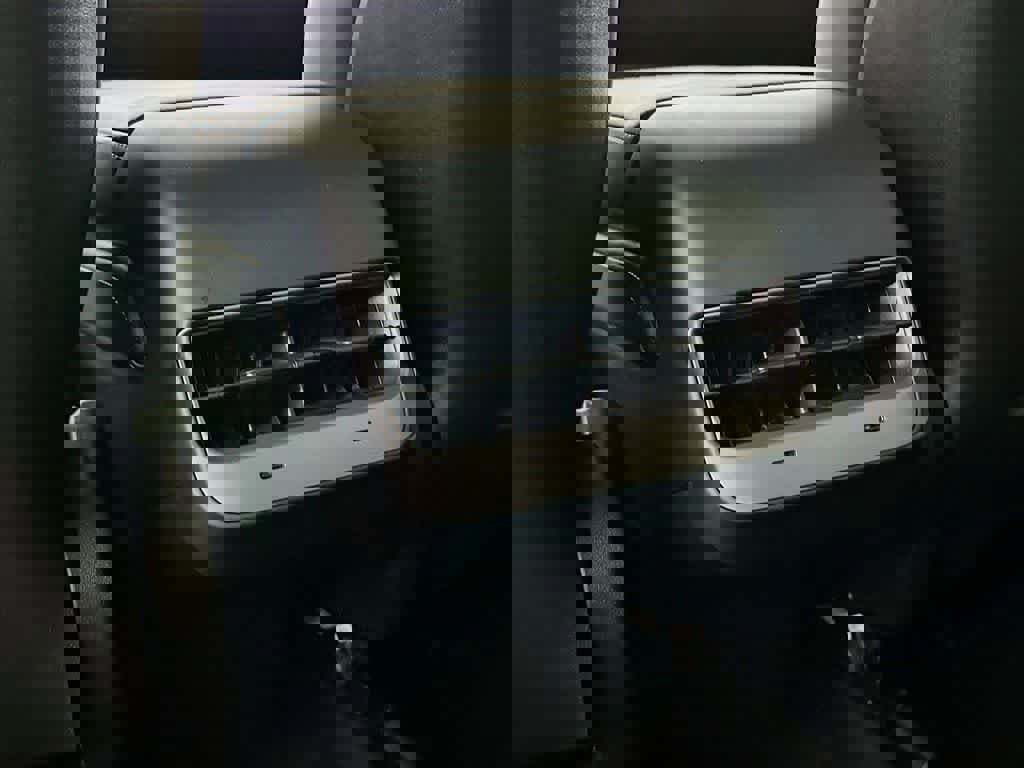 Used 2024 Tesla Model Y Performance image 12