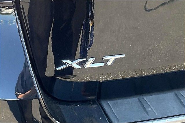 Certified 2023 Ford Explorer XLT w/ Equipment Group 202A RWD image 8