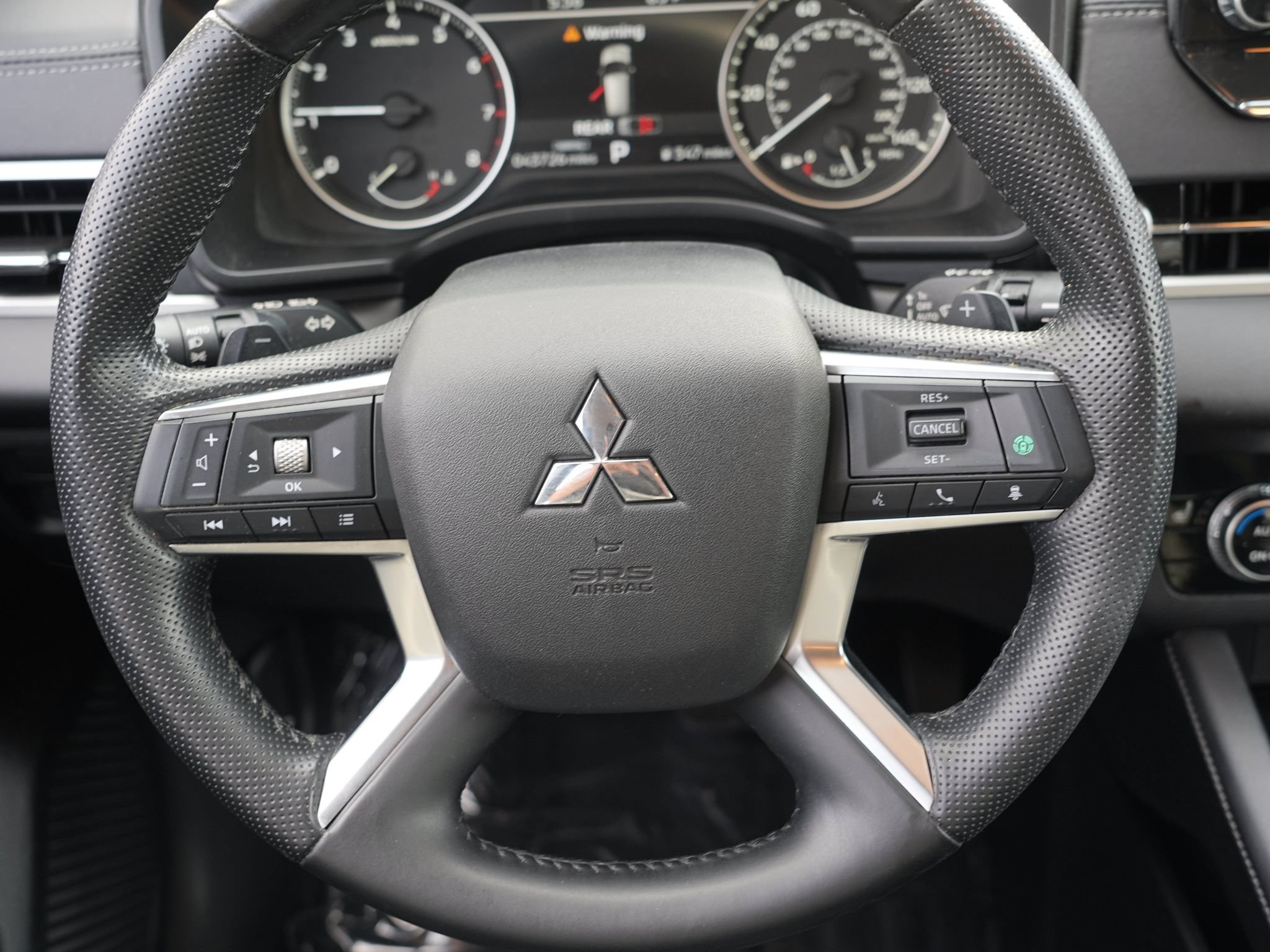 Used 2024 Mitsubishi Outlander SE AWD/4WD image 25
